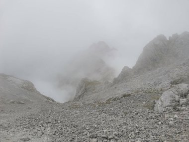 Bavyera 'daki Watzmann dağından iniyor.
