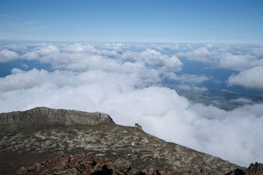 Pico yanardağ adası krateri