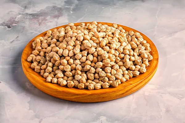 Tahta tabakta kuru nohut.