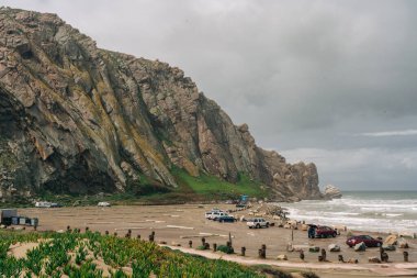 Morro Bay Eyalet Parkı, Kaliforniya, ABD - 22 Mart 2023. Morro Körfezi Eyalet Parkı 'na hoş geldiniz. Morro Körfezi lagünündeki bir eyalet parkı.