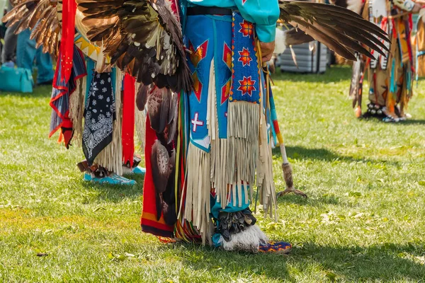 Powwow Nativos Americanos Vestidos Com Regalia Completa Detalhes Aproximados Regalia — Fotografia de Stock