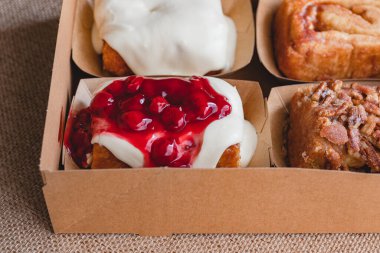 Çeşit çeşit tarçınlı rulo yakın çekim