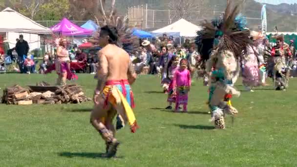 Malibú California Abril 2024 Día Chumash Pow Wow Reunión Intertribal — Vídeo de stock