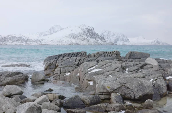 Σκληρό Χειμερινό Τοπίο Στο Αρχιπέλαγος Lofoten Uttakleiv Beach Νορβηγία Ευρώπη — Φωτογραφία Αρχείου