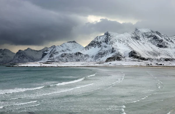 Paisaje Tormentoso Invierno Playa Skagsanden Flakstad Islas Lofoten Noruega Europa — Foto de Stock