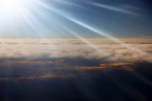 Niebo Promieni Słonecznych Lub Promieni Wybucha Chmur Niebieskim Niebie Duchowe — Zdjęcie stockowe