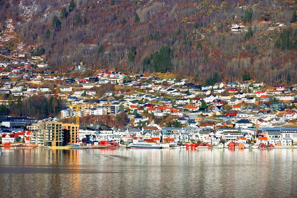 Image Ville Sogndalsfjora Sur Les Rives Fjord Sogndal Norvège Europe — Photo
