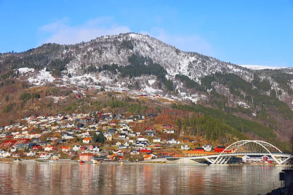 Sogndalsfjora Város Képe Sogndal Fjord Partjainál Norvégiában Európában — Stock Fotó