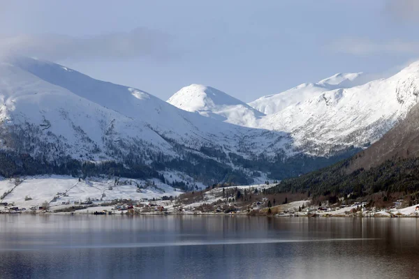 Obraz Miasta Sogndalsfjora Nad Brzegiem Fiordu Sogndal Norwegii Europa — Zdjęcie stockowe