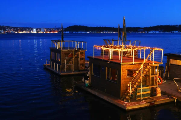 Vista Del Antiguo Puerto Oslo Aker Brygge Zona Popular Con —  Fotos de Stock