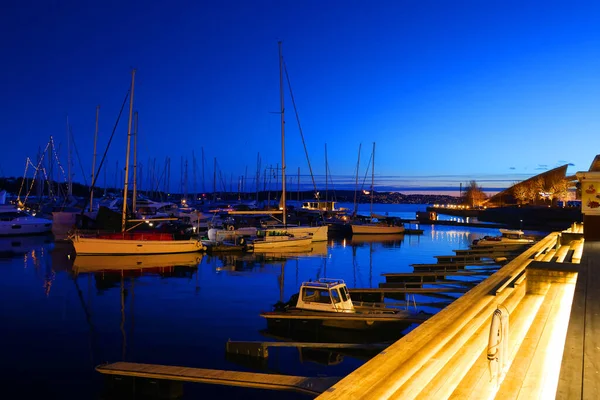 Вид Старый Порт Осло Акер Брюх Популярный Район Множеством Баров — стоковое фото