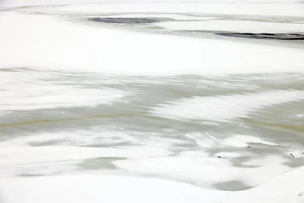冬の風景ノルウェー トロンハイム近くのヨンスヴァトネット湖の凍結海岸ヨーロッパ — ストック写真