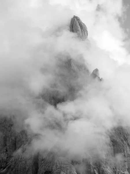 San Martino Castrozza Yakınlarındaki Ünlü Pale San Martino Nun Fırtınalı — Stok fotoğraf