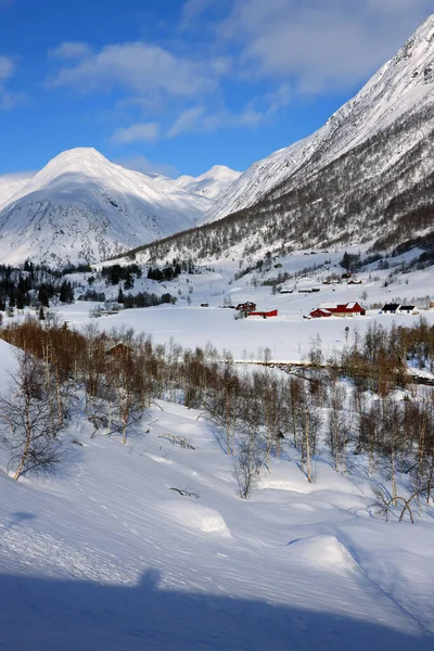 ノルウェー ヨーロッパのヘムゼダルルート上の高山冬の風景 — ストック写真