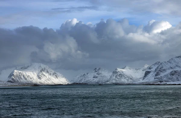 Zimní Bouřlivá Krajina Pláži Skagsanden Flakstad Lofotenské Ostrovy Norsko Evropa — Stock fotografie