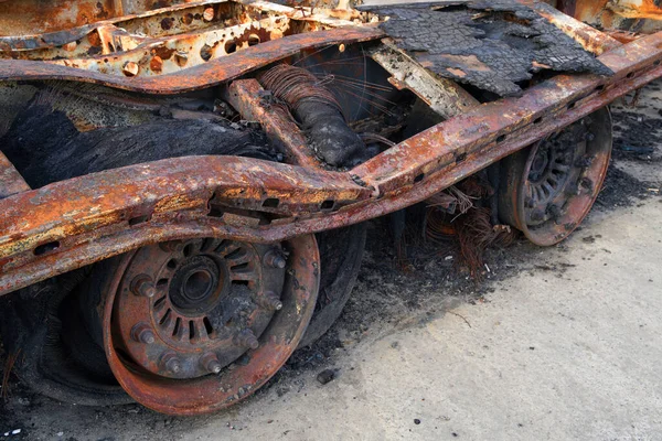 Obraz Spalonej Ciężarówki Poboczu Drogi Cały Van Spłonął Ładunek Zaginął — Zdjęcie stockowe