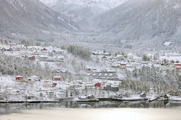 ノルウェー ヨーロッパのノルトフィヨルドの冬の厳しい風景 — ストック写真