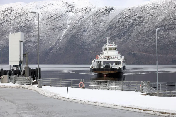 Winter Blick Auf Die Fähre Von Lote Nach Anda Norwegen — Stockfoto