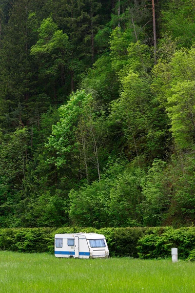 Abandonned Caravan Outdoors — Stock Photo, Image