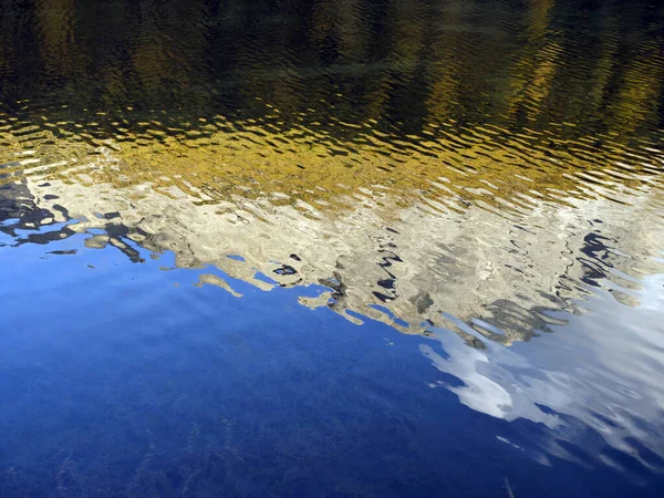 가을에는 호수의 인기있는 여행지를 놀라게 Antorno Lake Dolomiti Alps Province — 스톡 사진