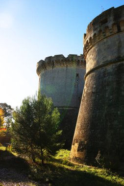 Matera 'nın ortaçağ kalesinin kalıntıları. Matera İtalya, Avrupa 'daki Ortaçağ Tramontano Kalesi