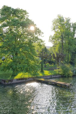 Gmunden, Avusturya, Avrupa 'daki Traunsee Gölü' ndeki Gmunden Schloss Ort. Schloss Ort 1080 yılında Avusturya 'da kurulmuş bir kaledir..