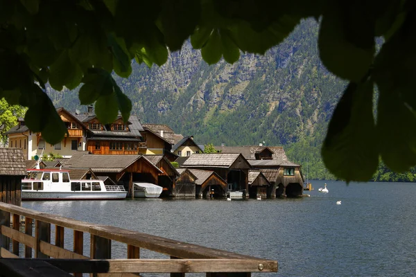 ホルスタット旧市街とハルスタッターオーストリア北部の湖をご覧ください ホルシュタット Hallstatt オーストリアのザルツブルク近郊のザルツカンマーグート地方の村 — ストック写真