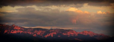 Günbatımında Bucegi sıradağları, Romanya ve Avrupa
