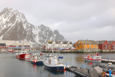 Kış aylarında Svolvaer tatil görünümü, Lofoten Takımadaları, Norveç, Avrupa
