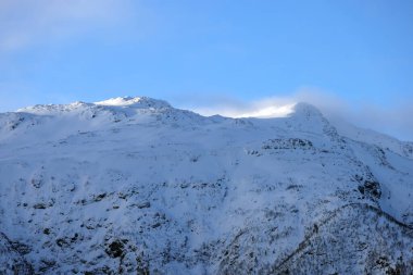 Norveç, Avrupa 'da Sogndalsfjora yakınlarındaki Alp kış manzaraları