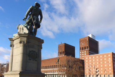 Norveç ve Avrupa 'nın başkenti Oslo şehir merkezinin turistik görünümü ve mimarisi