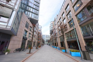 Aker Brygge 'de yeni lüks konutlar, alışveriş, yemek ve eğlence için popüler bir alan, aynı zamanda lüks bir yerleşim bölgesi.