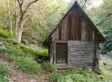 Cernei Dağları, Romanya ve Avrupa 'daki eski geleneksel işlevsel çalışma fabrikası