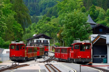 Schafberg Demiryolu Treni Yukarı Avusturya ve Salzburg 'da bulunan bir çarklı demiryoludur. Schafberg treni St Wolfgang im Salzkammergut 'dan Schafberg' e gidiyor.