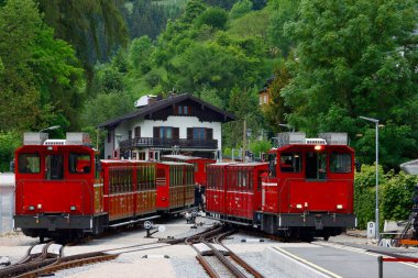 Schafberg Demiryolu Treni Yukarı Avusturya ve Salzburg 'da bulunan bir çarklı demiryoludur. Schafberg treni St Wolfgang im Salzkammergut 'dan Schafberg' e gidiyor.