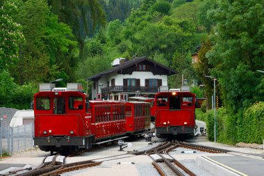 Schafberg Demiryolu Treni Yukarı Avusturya ve Salzburg 'da bulunan bir çarklı demiryoludur. Schafberg treni St Wolfgang im Salzkammergut 'dan Schafberg' e gidiyor.