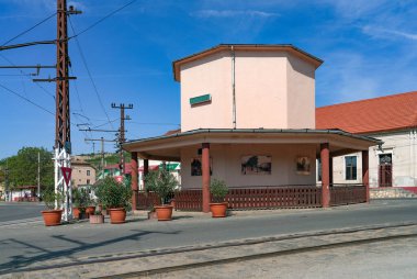 Romanya 'nın Arad ilçesindeki Ghioroc köyünün eski tramvay istasyonu, Avrupa