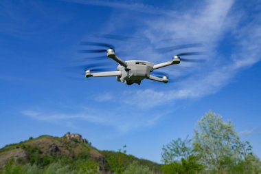 Mini bir dron görüntüsü