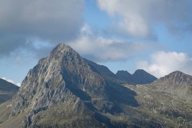 San Martino di Castrozza yakınlarındaki ünlü Pale di San Martino manzarası, İtalyan Dolomitleri, Avrupa
