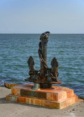 İtalya 'nın Avrupa' daki en önemli ticaret limanlarından biri olan La Spezia limanının manzarası