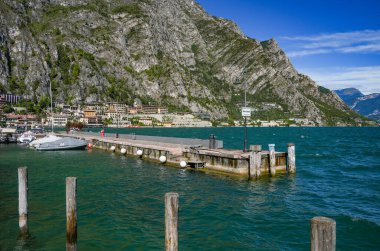 Limone Sul Garda tatil köyü, Garda Gölü İtalya. Limon Konsolosu Garda, İtalya 'da Lombardiya eyaletinde yer alan bir şehirdir..