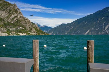 Limone Sul Garda tatil köyü, Garda Gölü İtalya. Limon Konsolosu Garda, İtalya 'da Lombardiya eyaletinde yer alan bir şehirdir.