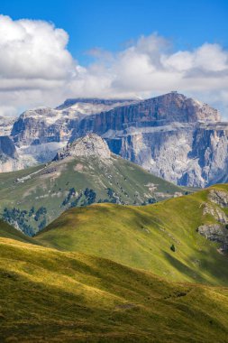 Dolomitler, İtalya ve Avrupa 'daki Catinaccio Grubu' ndan yaz alp manzarası