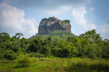 Sigirya Kalesi Kayası, Sri Lanka 'nın başkenti Dambulla yakınlarındaki kuzey Matale Bölgesi' nde bulunan antik bir kaya kalesidir.