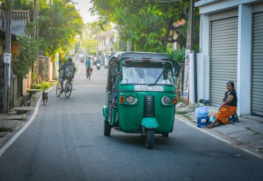 Negombo şehrinde sokak sahnesi, Sri Lanka, Asya