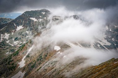 Retezat Dağları, Romanya ve Avrupa 'daki manzara ilkbahar manzarası
