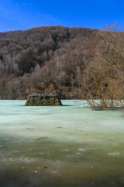Rosia Montana, Romanya ve Avrupa yakınlarındaki Geamana 'da bakır madenlerinin doğal kirliliği ve su kirliliği