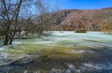 Rosia Montana, Romanya ve Avrupa yakınlarındaki Geamana 'da bakır madenlerinin doğal kirliliği ve su kirliliği