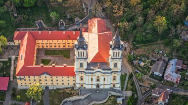 Arad, Romanya ve Avrupa 'daki Maria Radna Fransisken Manastırı' nın hava manzarası