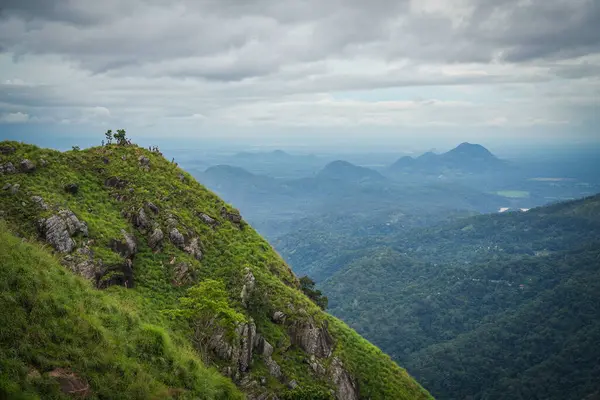 Ella, Sri Lanka, Asya 'daki Little Adams tepesinden panoramik manzara